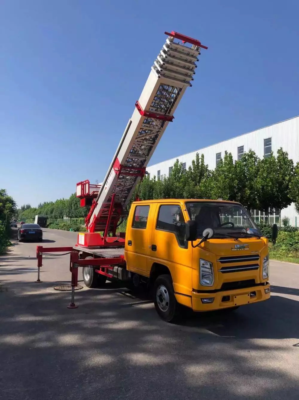 桃江附近的云梯车出租服务：轻松解决高空作业需求